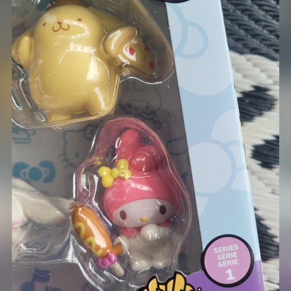 Salty Snacks Hello Kitty and Friends 6 Figurine Set - Brand New Collectors - Picture 10 of 10